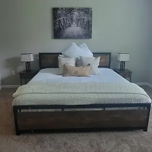 Apartment Luxury 2 Bedroom 2 Bath And 1 Car Garage With Pool, Memphis