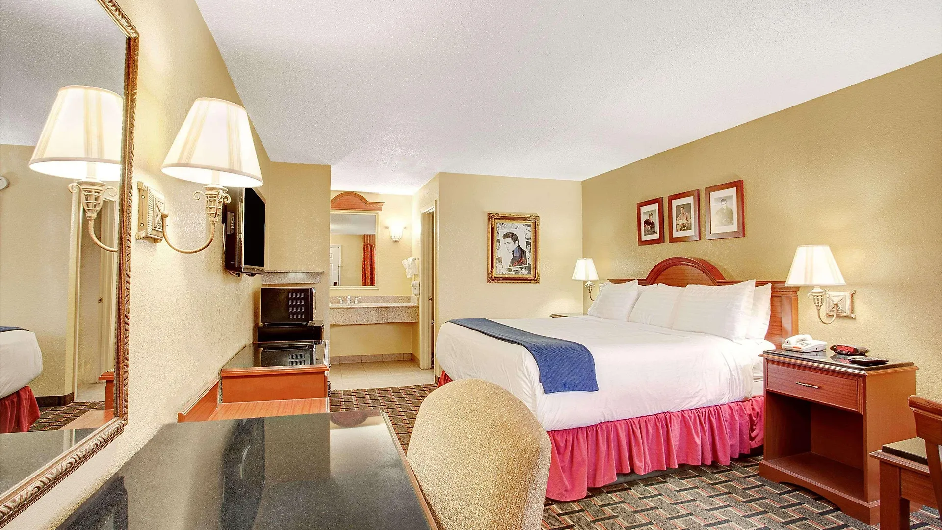 Days Inn By Wyndham Memphis At Graceland Hotel