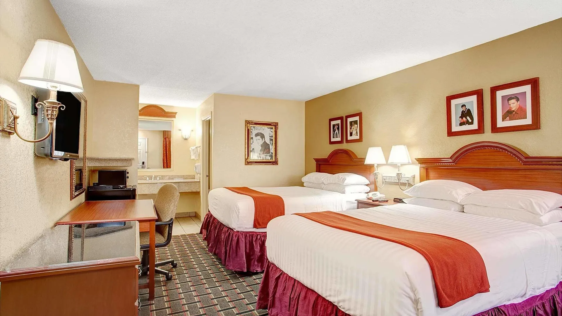 Days Inn By Wyndham Memphis At Graceland 2*,